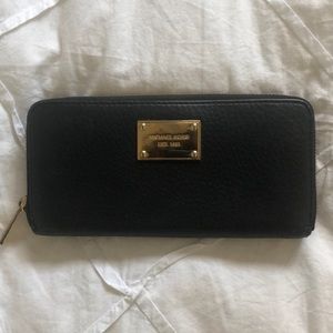 Michael kors wallet
